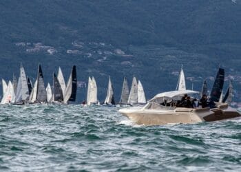 La grande vela sulle rive del Garda