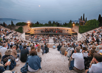 Suoni e sapori del Garda, la grande musica si specchia nel lago