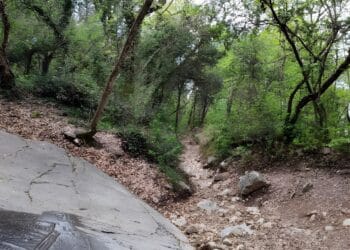 Incisioni rupestri di Torri, misteriose testimonianze della preistoria sul Garda