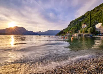 The Lierna hamlets: medieval evocations, white beaches and views