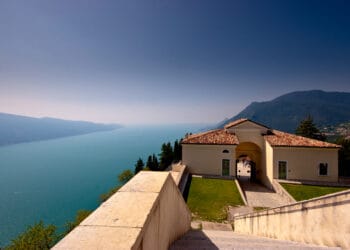 Cammino di Montecastello: natura, storia e fede, tra lago e montagna
