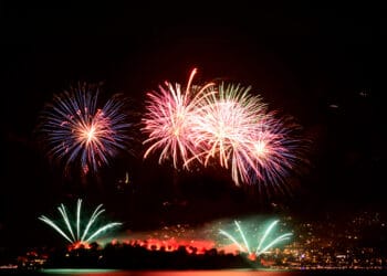 Da Gravedona a Dervio, le tre notti di fuoco del Lario