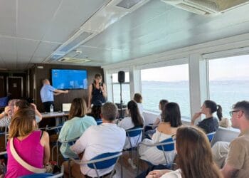 A lezione sulla motonave: la Summer School sul Garda riscuote grande successo