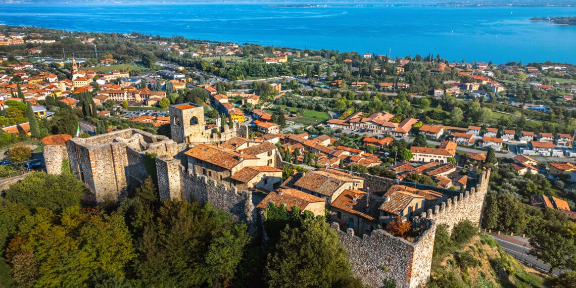 Castelli e pievi del Garda: due itinerari per scoprire i tesori della riviera bresciana