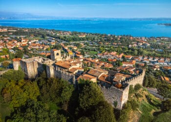 Garda’s castles and Pieve churches: two itineraries with which to explore the treasures of the brescia riviera