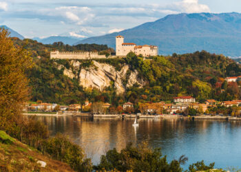 Il lago si vive anche di sera